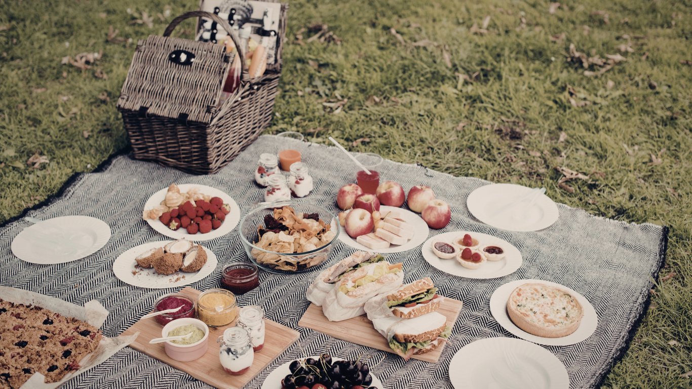 Picnics and Simplicity