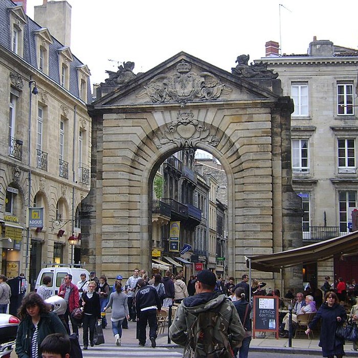 Rue Porte-Dijeaux: Where Everyday Life Meets Independent Shops