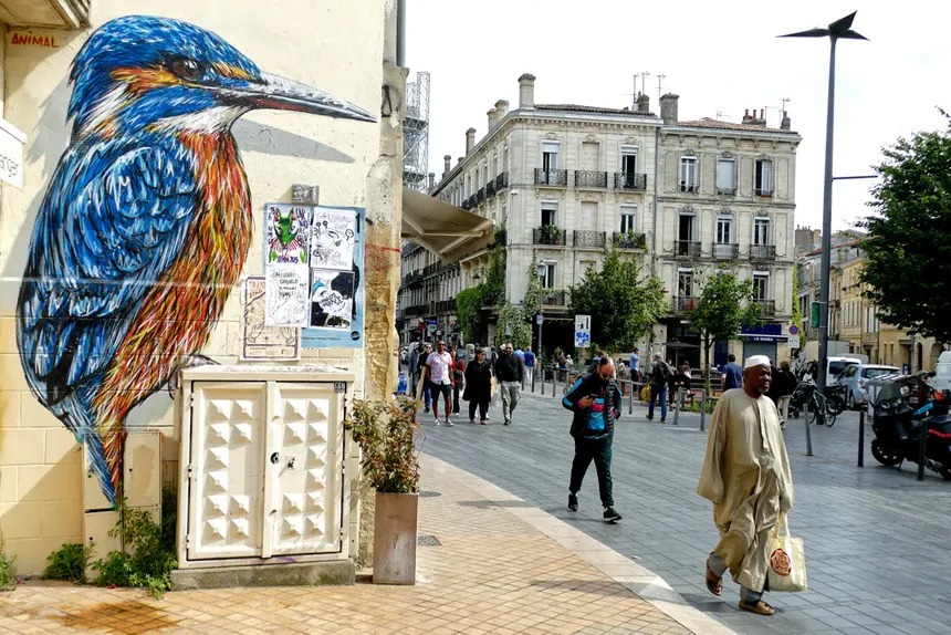 3.Saint-Michel: Graffiti in the Multicultural Quarter
