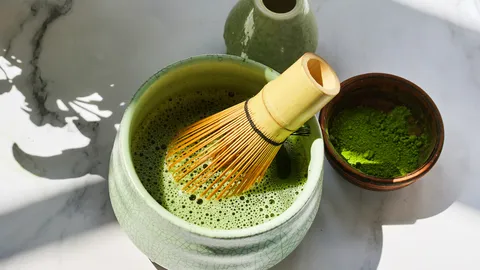 Discover where to enjoy matcha in Bordeaux’s café culture. From serene salons to vibrant espresso bars, explore the best spots in the city to savour matcha lattes, traditional green tea, and mindful moments.