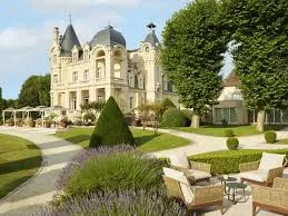 Discover the most beautiful châteaux in Bordeaux, from grand estates to hidden architectural gems across the region.
