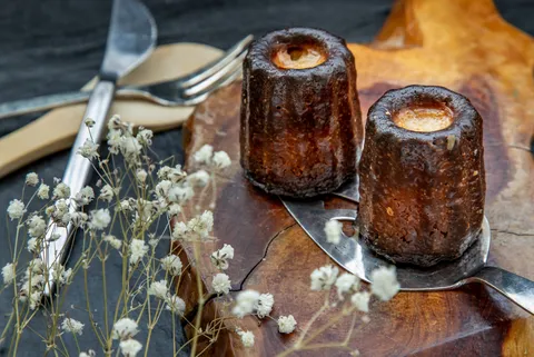 Discover Bordeaux through its desserts, from canelés to modern pastries and artisan chocolatiers