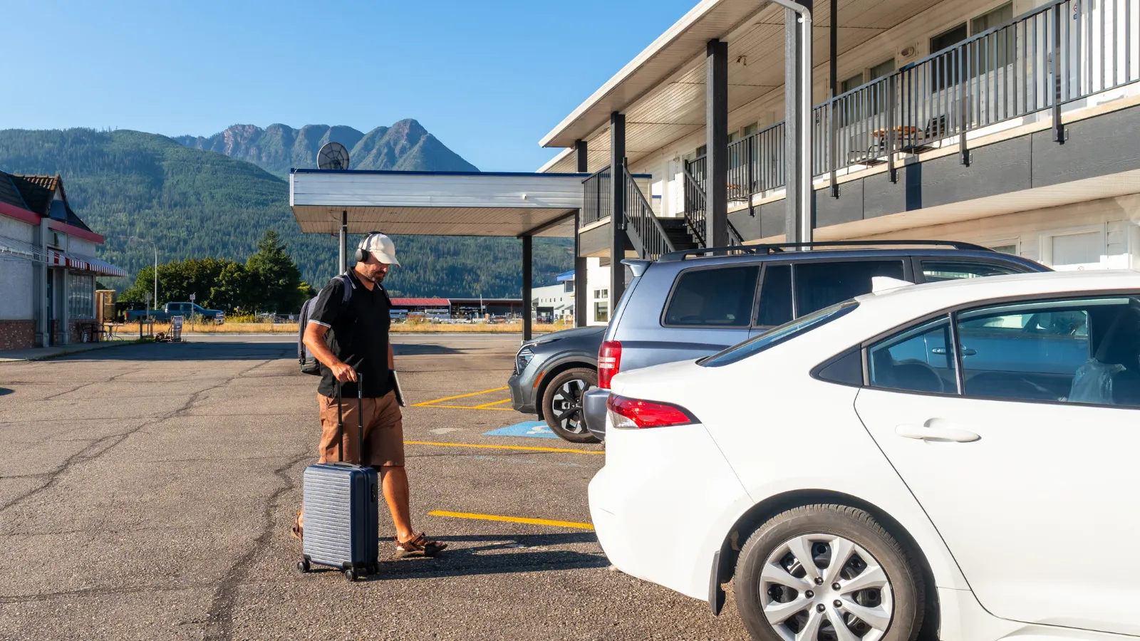 Arriving by Car: Flexibility and Regional Exploration