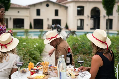 Explore the best picnic spots in Bordeaux, from leafy parks to riverside quays, with Google Maps links and tips for slowing down outdoors.