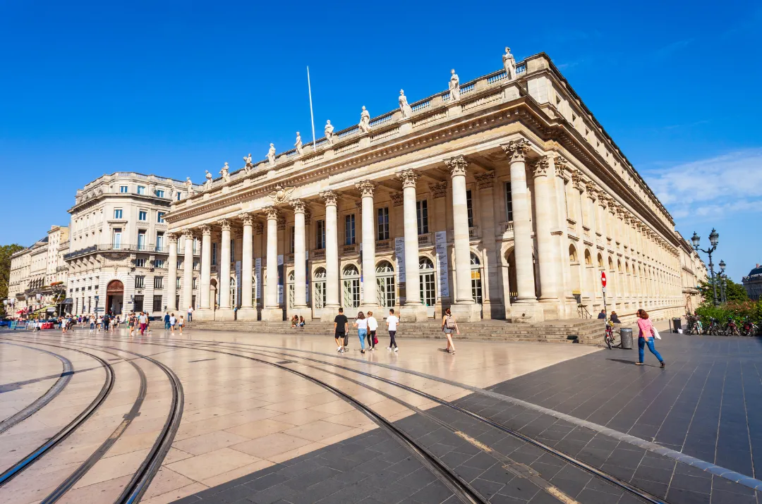 <strong>4. Bordeaux City Centre Walk: A Self-Guided Historic Tour</strong>