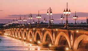 Pont de Pierre: Watching Light Move Through the City