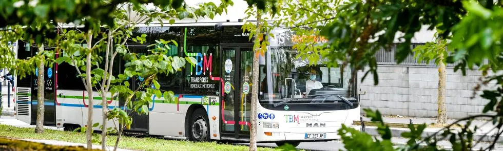 <strong>Bordeaux Transport: Trams, Buses, Bikes and Boat Shuttle</strong>