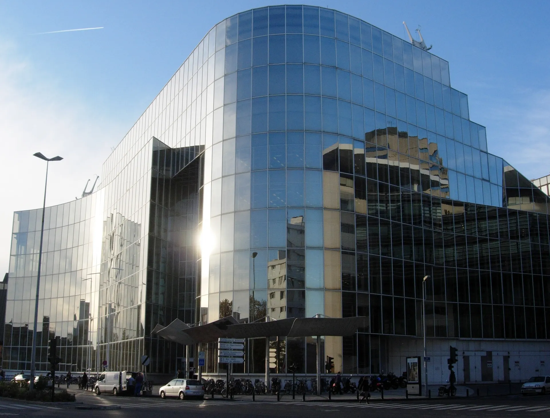 Bibliothèque Mériadeck: Bordeaux’s Modern Reading Room