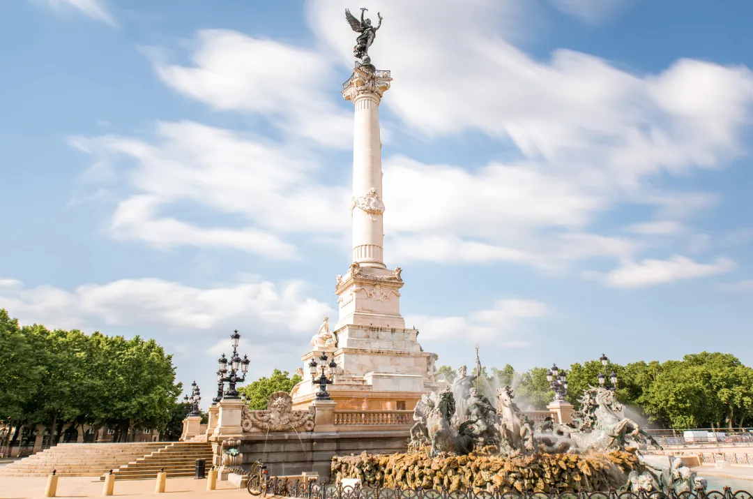 <strong>9. Place des Quinconces & Monument aux Girondins</strong>