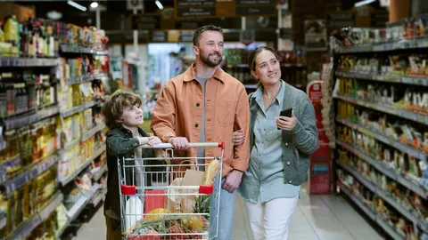 Discover grocery shopping in Bordeaux, including farmers' markets, supermarkets, specialty food shops, and local produce across the city.