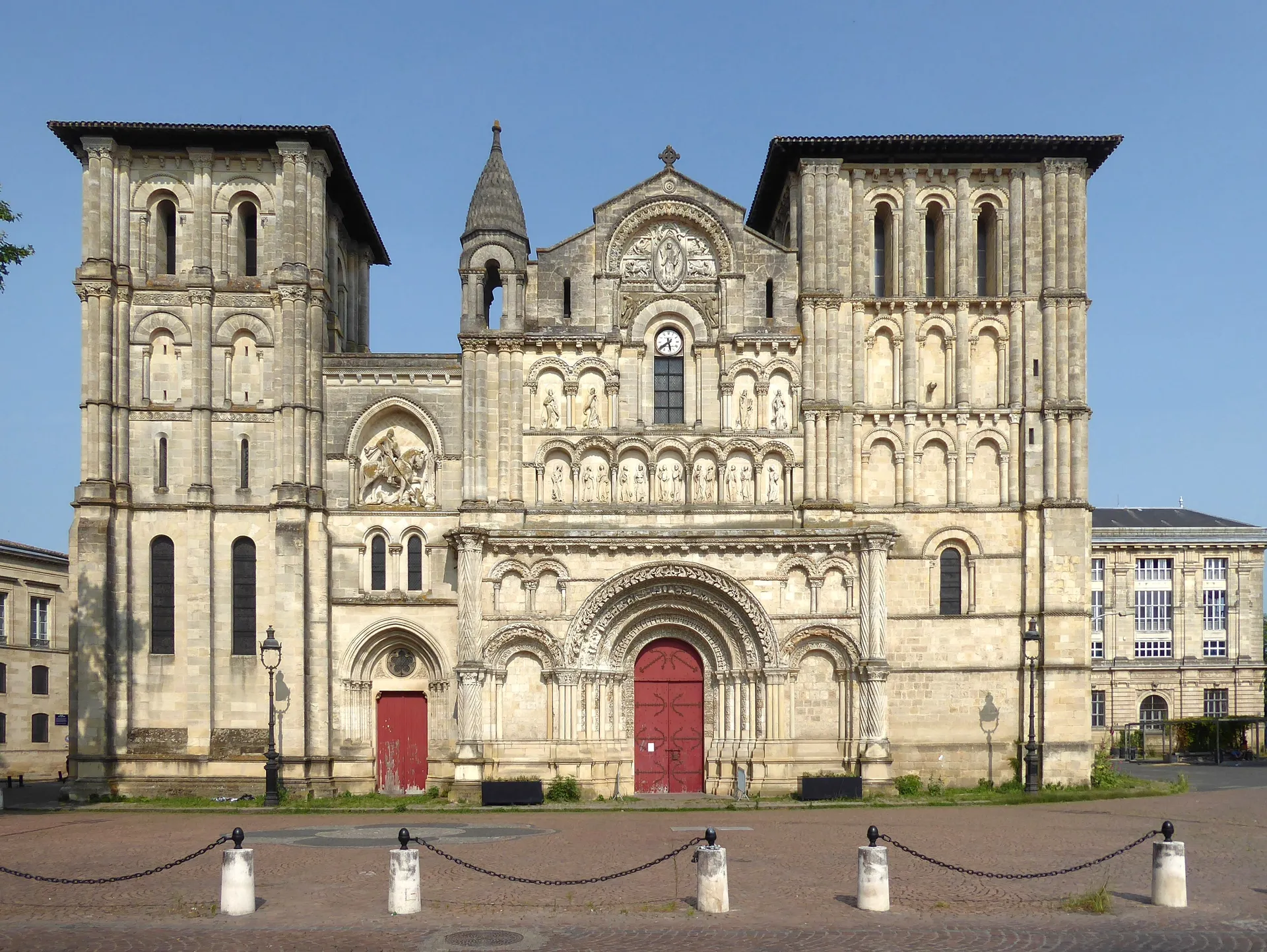 <strong>5. &Eacute;glise Sainte-Croix &ndash; A Romanesque Treasure</strong>