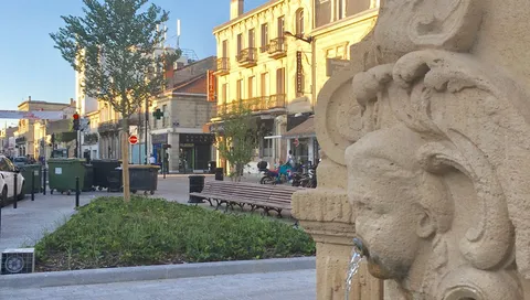 Discover Place Nansouty: A Local Neighbourhood Square in Bordeaux Full of Life and Charm