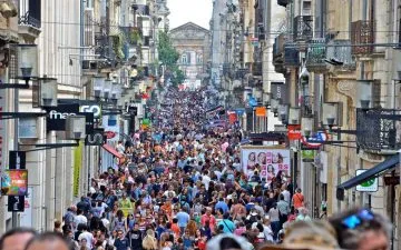Rue Sainte-Catherine: Bordeaux’s Lively Food and Shopping Street