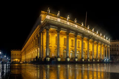 Bordeaux on Sunday: What to Do, Where to Go, and What to Eat