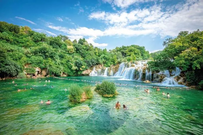 <strong>Lakes and Natural Swimming Spots Near Bordeaux</strong>