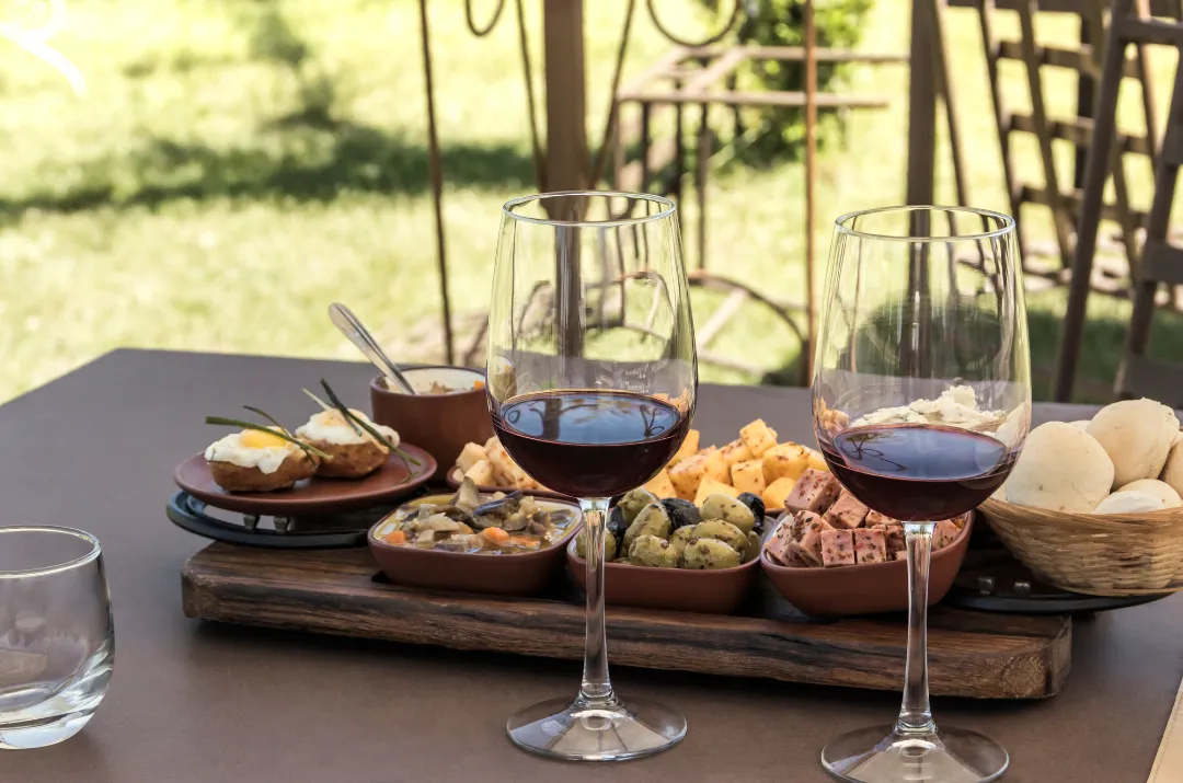 <strong>Day 3: Wine Country Excursion to Saint-&Eacute;milion</strong>