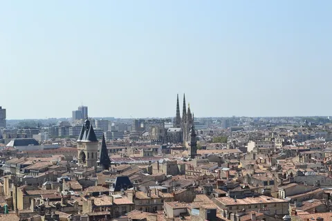 Planning a winter trip? Discover what to do in Bordeaux in February, from culture and food to walks, museums, day trips, and seasonal atmosphere.