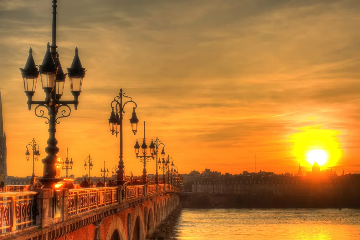 1. Pont de Pierre