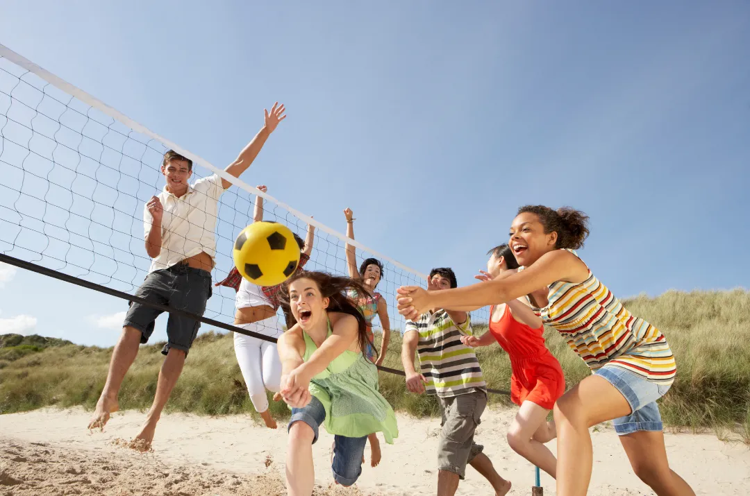 Beach activities near Bordeaux