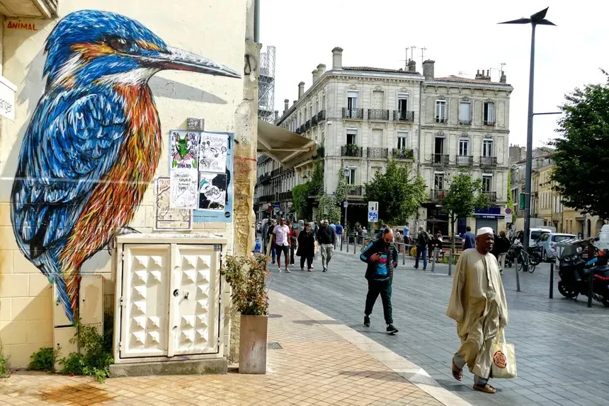 3.Saint-Michel: Graffiti in the Multicultural Quarter