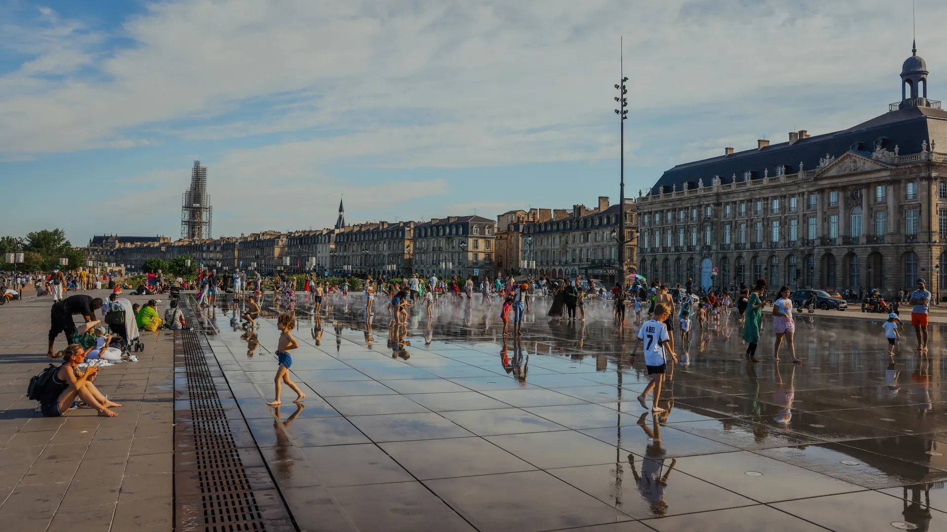<strong>Miroir d’Eau</strong> (the Water Mirror)