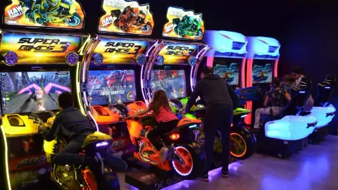 Discover the best arcade and indoor game places in Bordeaux, including bowling, go-karting, arcades, VR games, and fun venues for all ages